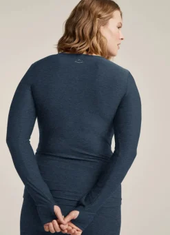 Featherweight Classic Crew Pullover